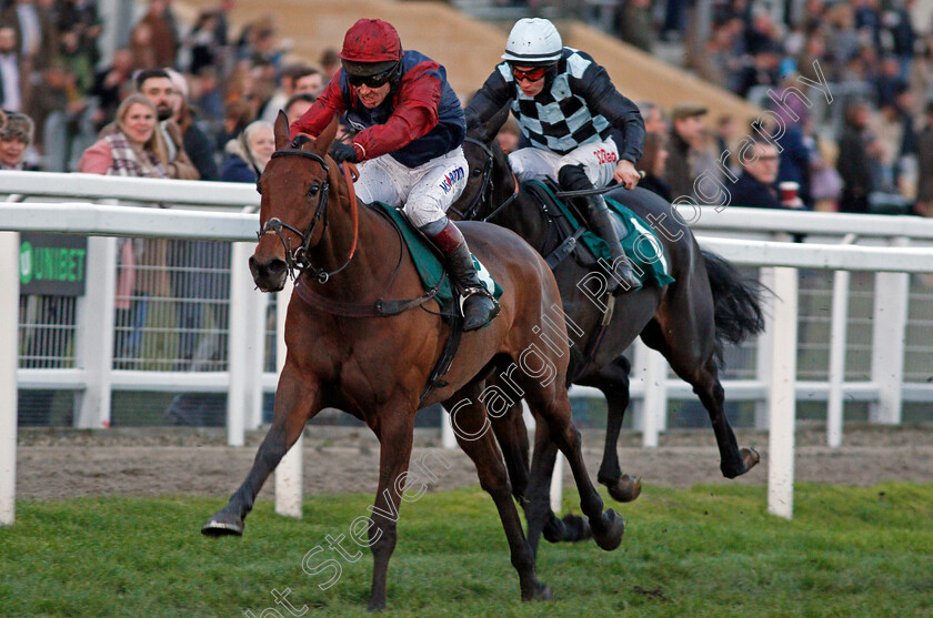 Crooks-Peak-0003 
 CROOKS PEAK (Richard Johnson) wins The High Sheriff Of Gloucestershire's Standard Open National Hunt Flat Race Cheltenham 19 Nov 2017 - Pic Steven Cargill / Racingfotos.com