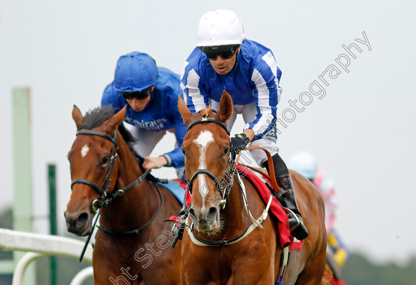 Dance-In-The-Grass-0011 
 DANCE IN THE GRASS (Silvestre de Sousa) beats FAIRY CROSS (left) in The European Bloodstock News EBF Star Stakes
Sandown 21 Jul 2022 - Pic Steven Cargill / Racingfotos.com