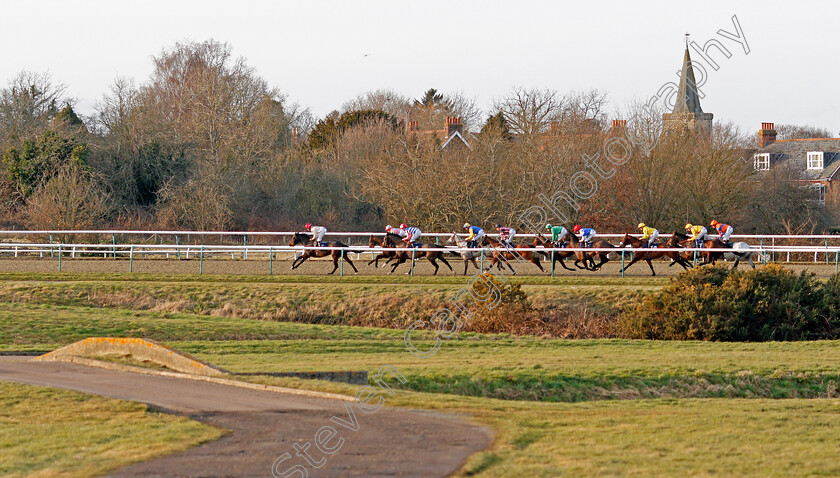 Lingfield-0001 
 Racing down the back straight in The Betway Handicap Div1 won by BETSALOTTIE (grey) Lingfield 16 Feb 2018 - Pic Steven Cargill / Racingfotos.com