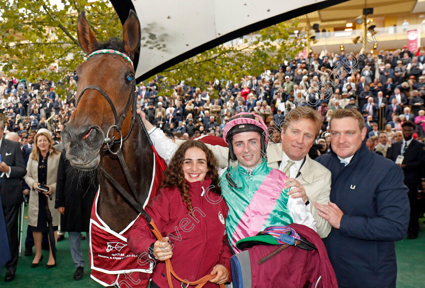 Bluestocking-0001 
 BLUESTOCKING (Rossa Ryan) with Ralph Beckett after The Qatar Prix de l'Arc de Triomphe
Longchamp 6 Oct 2024 - Pic Steven Cargill / Racingfotos.com