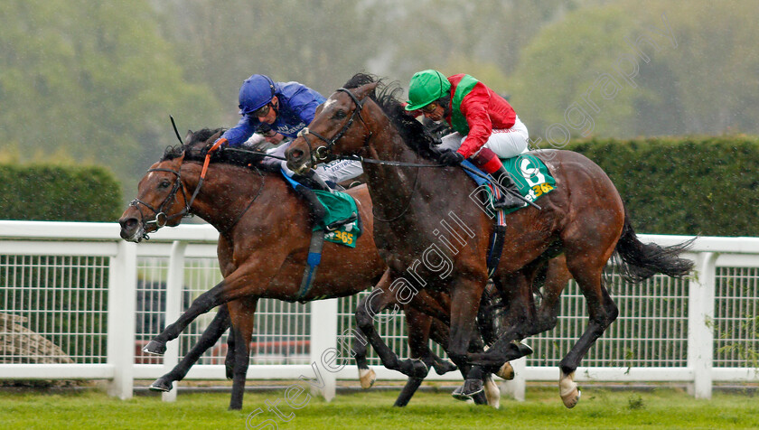 Sevenna-Star-0004 
 SEVENNA STAR (Frankie Dettori) beats ISPOLINI (left) in The Bet365 Classic Trial Sandown 27 Apr 2018 - Pic Steven Cargill / Racingfotos.com