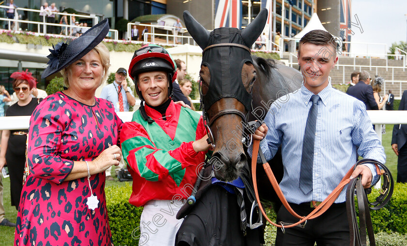 Clon-Coulis-0008 
 CLON COULIS (Ben Curtis) with owner Colette Twomey after The Markerstudy British EBF Valiant Stakes
Ascot 27 Jul 2018 - Pic Steven Cargill / Racingfotos.com