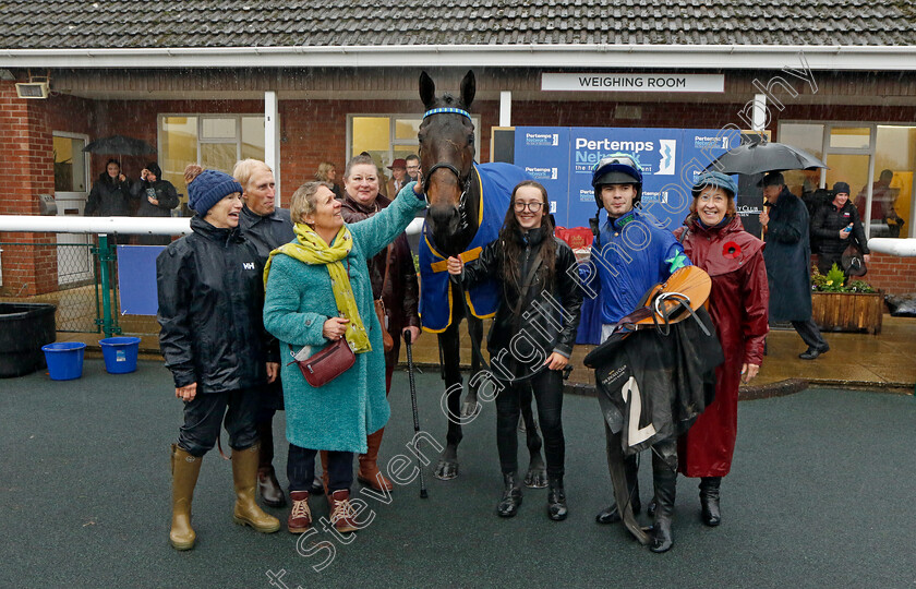 Shighness-0008 
 SHIGHNESS (Billy Garritty) winner of The Pertemps Network Mares Handicap Hurdle
Market Rasen 17 Nov 2022 - pic Steven Cargill / Racingfotos.com