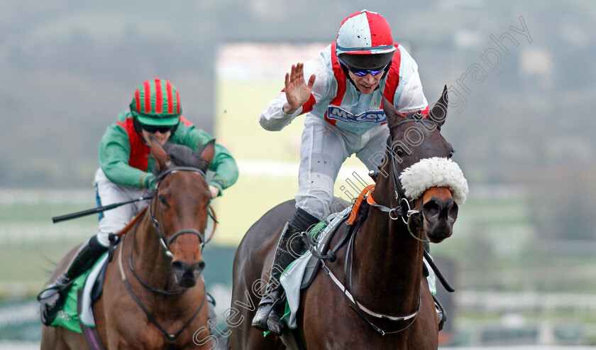 Skandiburg-0004 
 SKANDIBURG (Gavin Sheehan) wins The Paddy Power 69 Sleeps To Cheltenham Handicap Hurdle
Cheltenham 1 Jan 2020 - Pic Steven Cargill / Racingfotos.com