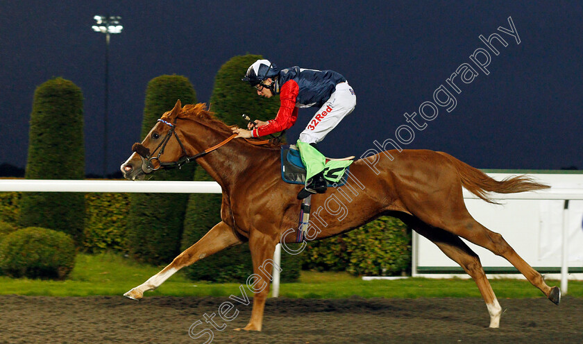 Cainhoe-Star-0005 
 CAINHOE STAR (Luke Morris) wins The 32Red.com Handicap Kempton 11 Oct 2017 - Pic Steven Cargill / Racingfotos.com