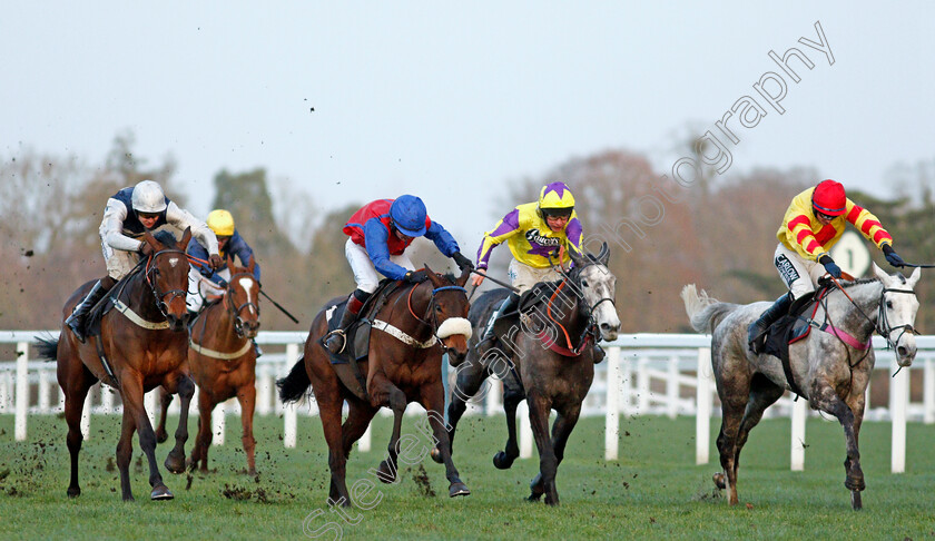 Roc-Of-Dundee-0002 
 ROC OF DUNDEE (2nd left, Peter Kavanagh) beats KRAQUELINE (right) and ILOVETHENIGHTLIFE (left) in The British EBF Mares Open National Hunt Flat Race 
Ascot 19 Feb 2022 - Pic Steven Cargill / Racingfotos.com