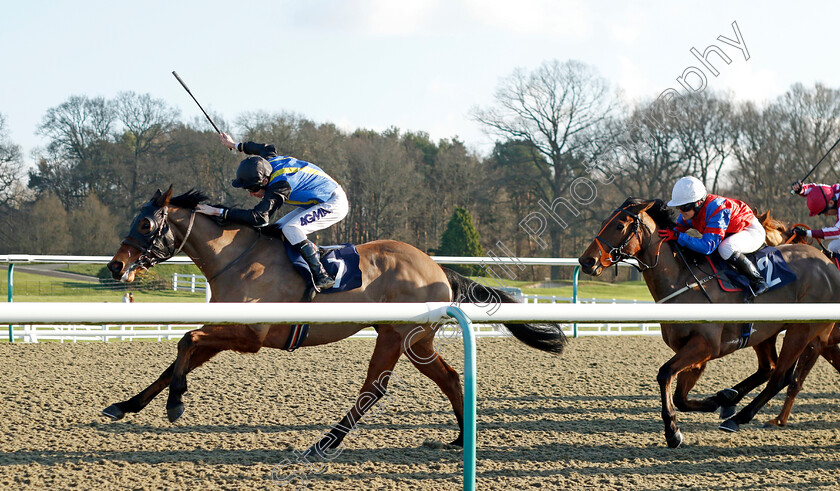 Beau-Geste-0003 
 BEAU GESTE (right, Molly Gunn) beats DIVINE MESSENGER (left) in The Spreadex Sports First Goalscorer Insurance Classified Stakes
Lingfield 21 Jan 2023 - Pic Steven Cargill / Racingfotos.com