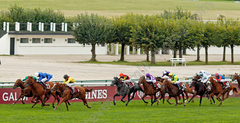 Torquator-Tasso-0005 
 TORQUATOR TASSO (Rene Piechulek) beats HURRICANE LANE (centre) and TARNAWA (farside) in The Qatar Prix De L'Arc de Triomphe
Longchamp 3 Oct 2021 - Pic Steven Cargill / Racingfotos.com