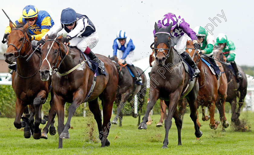 Able-Kane-0001 
 ABLE KANE (centre, Oisin Murphy) beats CHAIRMANOFTHEBOARD (left) and RAATEA (right) in The Cazoo Handicap
Doncaster 10 Sep 2021 - Pic Steven Cargill / Racingfotos.com