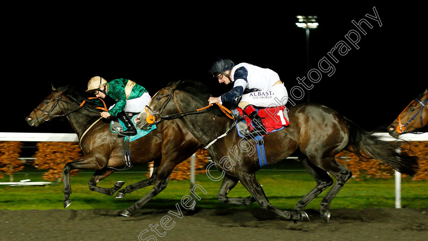 Beleaguerment-0003 
 BELEAGUERMENT (Edward Greatrex) beats RETICENT ANGEL (right) in The 32Red On The App Store Nursery
Kempton 5 Dec 2018 - Pic Steven Cargill / Racingfotos.com