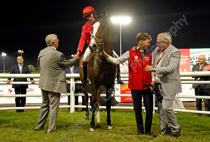 Spirit-Dancer-0020 
 SPIRIT DANCER (Oisin Orr) with Sir Alex Ferguson and Ged Mason after The Bahrain International Trophy
Kingdom of Bahrain 15 Nov 2024 - Pic Steven Cargill / Racingfotos.com