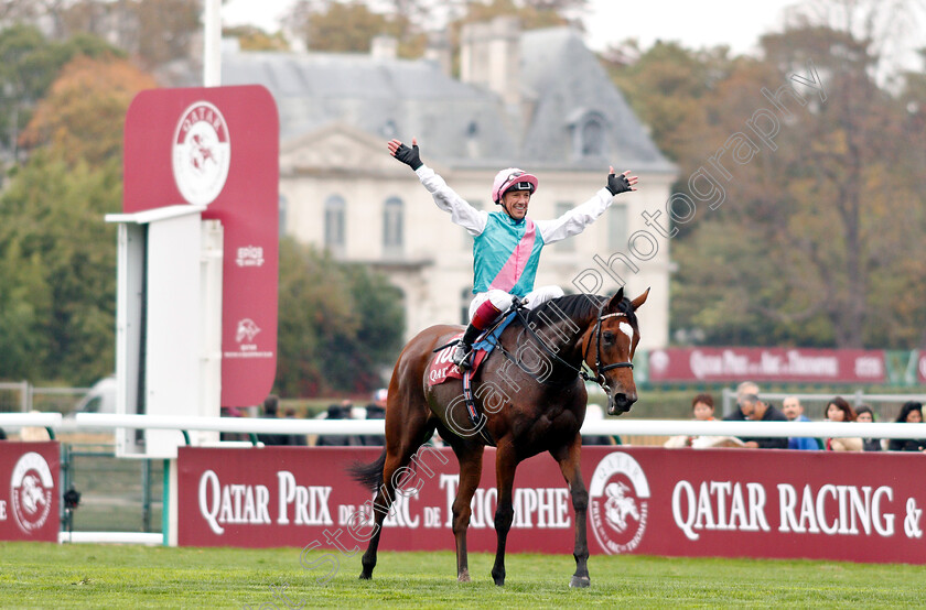 Enable-0014 
 ENABLE (Frankie Dettori) after The Qatar Prix De L'Arc De Triomphe
Longchamp 7 Oct 2018 - Pic Steven Cargill / Racingfotos.com