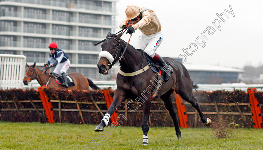 Dame-Rose-0003 
 DAME ROSE (Richard Johnson) wins The Ladbrokes Mares Novices Hurdle Newbury 2 Dec 2017 - Pic Steven Cargill / Racingfotos.com