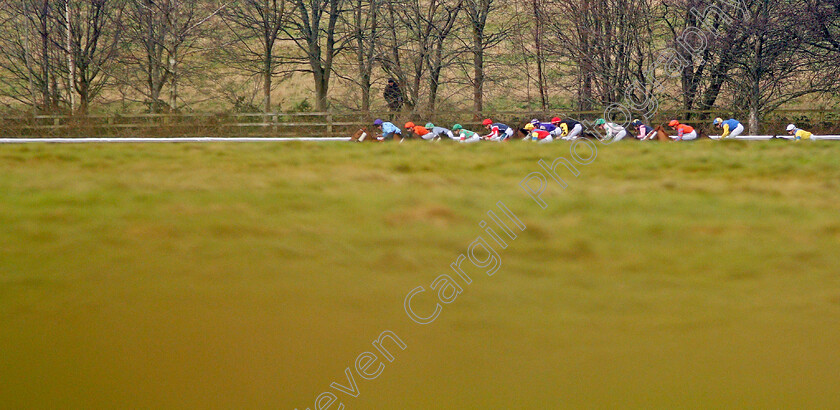 Lingfield-0001 
 Racing along that back straight at Lingfield 30 Dec 2017 - Pic Steven Cargill / Racingfotos.com