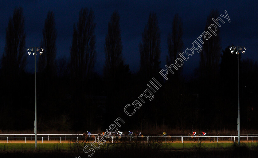 Pushkin-Museum-0001 
 Horses race down the back straight during The Betway Sprint Handicap Div2 won by PUSHKIN MUSEUM Wolverhampton 4 Jan 2018 - Pic Steven Cargill / Racingfotos.com