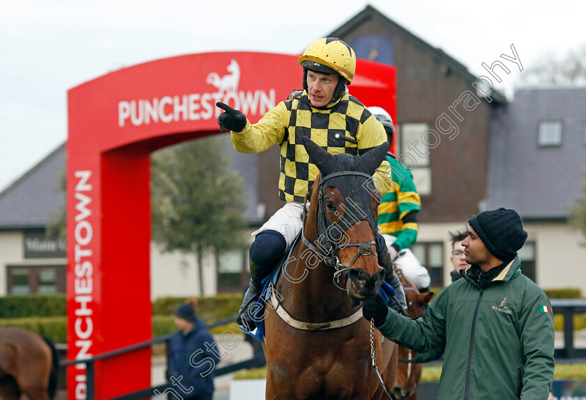 Salvator-Mundi-0014 
 SALVATOR MUNDI (Paul Townend) winner of The Sky Bet Moscow Flyer Novice Hurdle
Punchestown 12 Jan 2025 - Pic Steven Cargill / Racingfotos.com