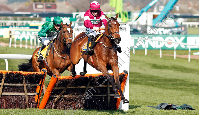 Identity-Thief-0003 
 IDENTITY THIEF (Sean Flanagan) wins The Ryanair Stayers Hurdle Aintree 14 Apr 2018 - Pic Steven Cargill / Racingfotos.com