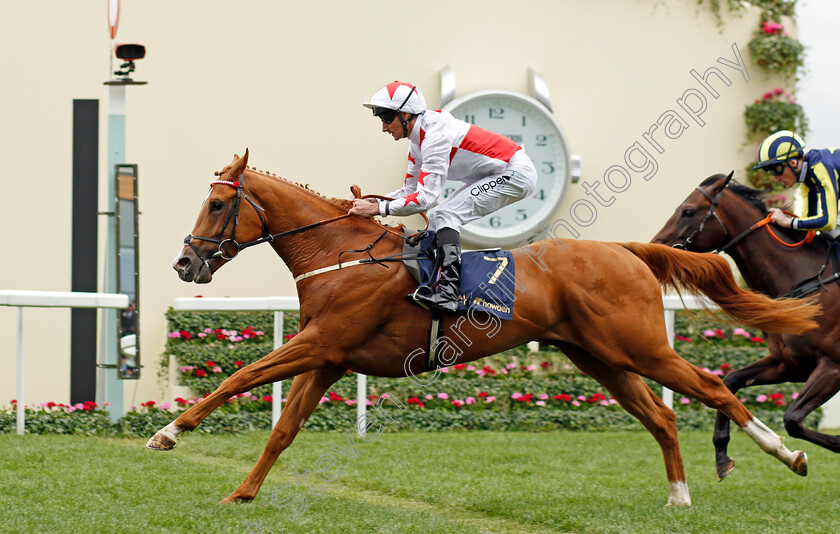 Holloway-Boy-0007 
 HOLLOWAY BOY (Daniel Tudhope) wins The Chesham Stakes
Royal Ascot 18 Jun 2022 - Pic Steven Cargill / Racingfotos.com