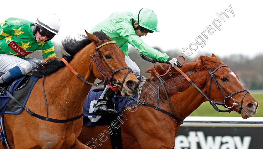 River-Dawn-0004 
 RIVER DAWN (right, Ben Curtis) beats MR MAC (left) in The Bombardier Golden Beer Handicap Div2
Lingfield 2 Jan 2020 - Pic Steven Cargill / Racingfotos.com