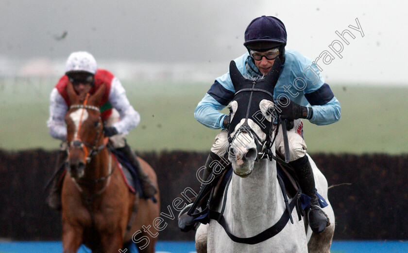 Clondaw-Anchor-0002 
 CLONDAW ANCHOR (Harry Skelton) 
Chepstow 27 Dec 2019 - Pic Steven Cargill / Racingfotos.com