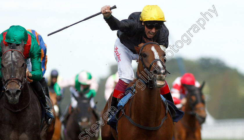 Stradivarius-0008 
 STRADIVARIUS (Frankie Dettori) wins The Gold Cup
Royal Ascot 21 Jun 2018 - Pic Steven Cargill / Racingfotos.com