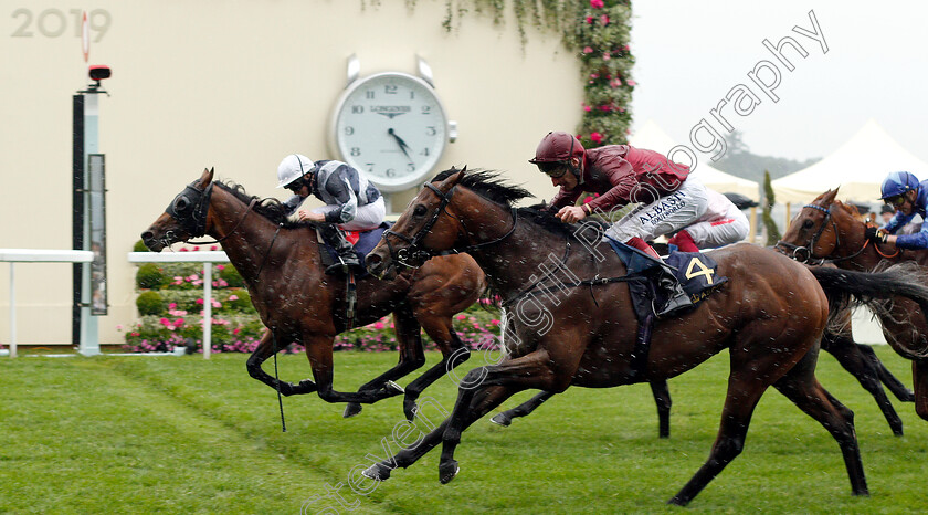 Circus-Maximus-0005 
 CIRCUS MAXIMUS (left, Ryan Moore) beats KING OF COMEDY (right) in The St James's Palace Stakes (as Ryan Moore drops whip)
Royal Ascot 18 Jun 2019 - Pic Steven Cargill / Racingfotos.com