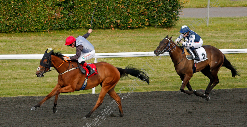 Lockdown-0003 
 LOCKDOWN (Shane Kelly) beats BERRTIE (right) in The Unibet New Instant Roulette Handicap
Kempton 30 Jun 2021 - Pic Steven Cargill / Racingfotos.com