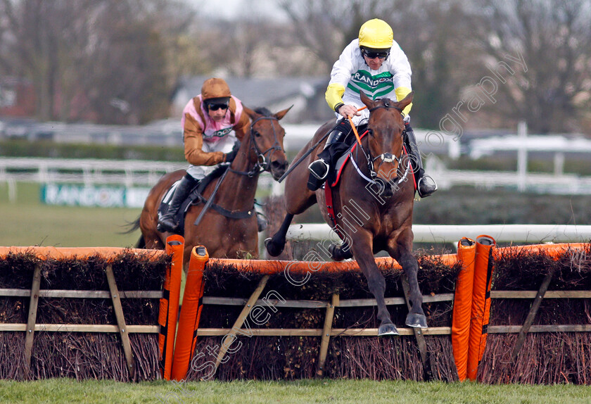 Three-Stripe-Life-0002 
 THREE STRIPE LIFE (Davy Russell) wins The Betway Mersey Novices Hurdle
Aintree 9 Apr 2022 - Pic Steven Cargill / Racingfotos.com