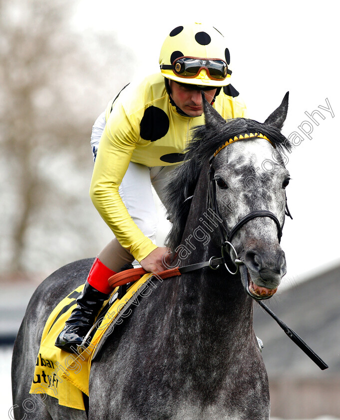 Defoe-0001 
 DEFOE (Andrea Atzeni)
Newbury 13 Apr 2019 - Pic Steven Cargill / Racingfotos.com