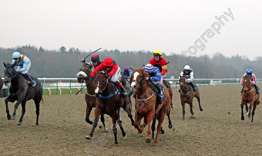 Henley-Park-0002 
 HENLEY PARK (right, Rhys Clutterbuck) beats PLACATED (left) in The #Betyourway At Betway Handicap
Lingfield 25 Jan 2022 - Pic Steven Cargill / Racingfotos.com