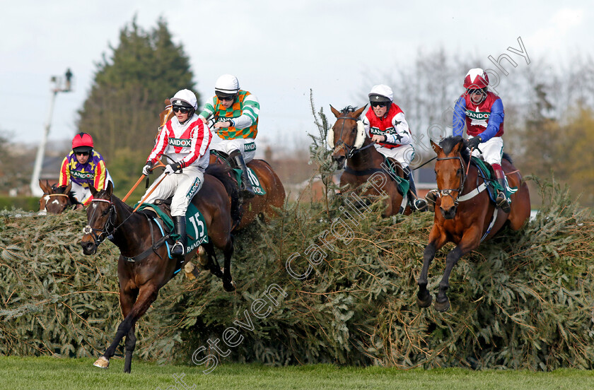 Famous-Clermont-0002 
 FAMOUS CLERMONT (right, William Biddick) beats LATENIGHTPASS (left) in The Randox Foxhunters Chase
Aintree 13 Apr 2023 - Pic Steven Cargill / Racingfotos.com