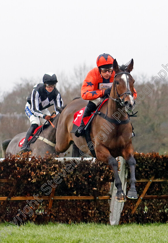 Honky-Tonk-Highway-0005 
 HONKY TONK HIGHWAY (Harry Skelton) wins The Betfair Exchange Claremont Novices Hurdle
Sandown 7 Dec 2024 - Pic Steven Cargill / Racingfotos.com