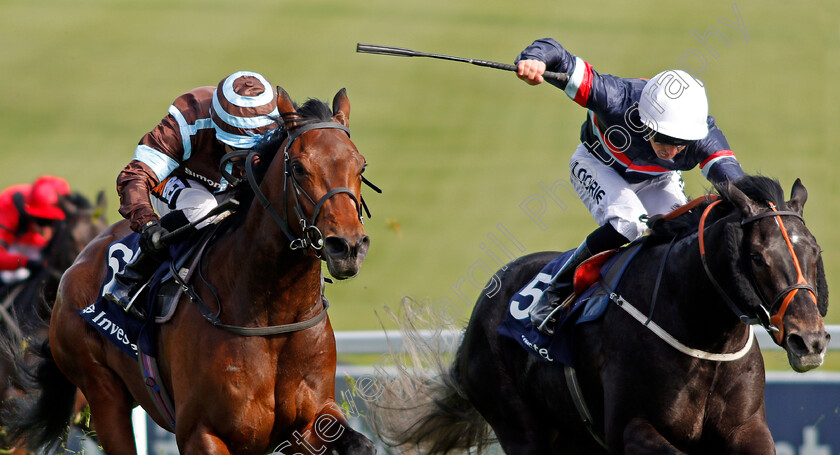 Corazon-Espinado-0003 
 CORAZON ESPINADO (left, Silvestre De Sousa) beats CUBAN HEEL (right) in The Investec Private Banking Handicap Epsom 25 Apr 2018 - Pic Steven Cargill / Racingfotos.com