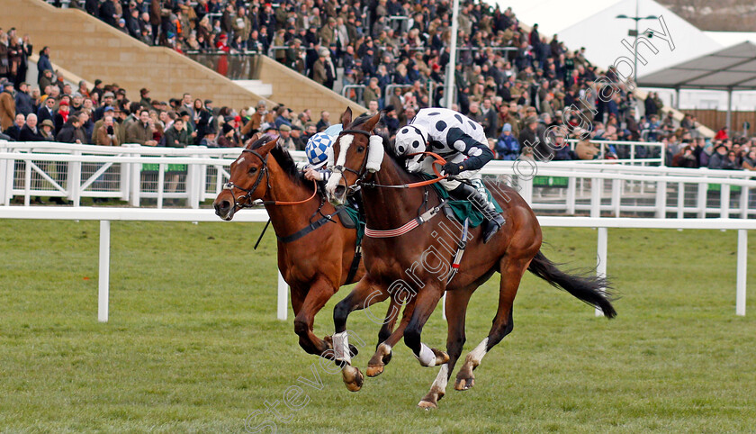 Gino-Trail-0003 
 GINO TRAIL (right, Harry Skelton) beats BUN DORAN (left) in The Junior Jumpers Handicap Chase Cheltenham 16 Dec 2017 - Pic Steven Cargill / Racingfotos.com