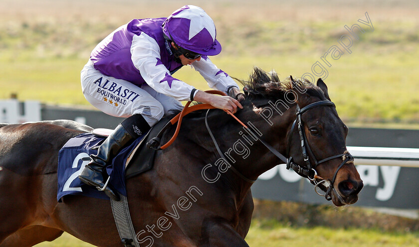 Crimson-Sand-0006 
 CRIMSON SAND (Ryan Moore) wins The Betway Maiden Stakes
Lingfield 27 Feb 2021 - Pic Steven Cargill / Racingfotos.com