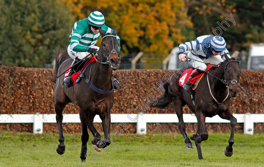 Jameson-0002 
 JAMESON (right, Jamie Bargary) beats WESTERN MILLER (left) in The Rugby Betting At 188bet Novices Limited Handicap Chase Sandown 12 Nov 2017 - Pic Steven Cargill / Racingfotos.com