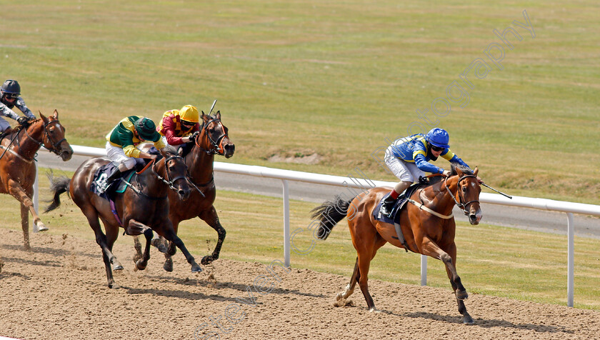 Annie-Rose-0001 
 ANNIE ROSE (Robbie Downey) beats APACHE MIST (left) in The attheraces.com Nursery 
Wolverhampton 11 Aug 20 - Pic Steven Cargill / Racingfotos.com