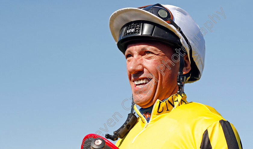 Frankie-Dettori-0001 
 FRANKIE DETTORI after JAMES GARFIELD won The Dubai Duty Free Mill Reef Stakes Newbury 23 Sep 2017 - Pic Steven Cargill / Racingfotos.com