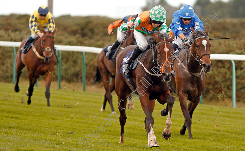 Seventii-0004 
 SEVENTII (centre, Darragh Keenan) beats FORTIA (right) in The La Continental Cafe Of Great Yarmouth Handicap Yarmouth 19 Sep 2017 - Pic Steven Cargill / Racingfotos.com