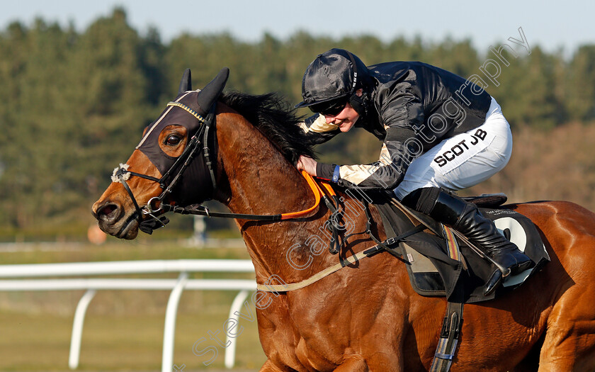 Bring-The-Bacon-0002 
 BRING THE BACON (Jamie Hamilton)
Market Rasen 19 Apr 2021 - Pic Steven Cargill / Racingfotos.com