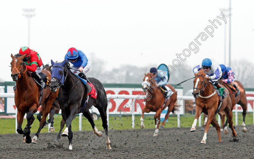 Fennaan-0001 
 FENNAAN (2nd left, Robert Havlin) beats MAGNIFICENT (left) in The Bet At racinguk.com Novice Median Auction Stakes Div1 Kempton 11 Apr 2018 - Pic Steven Cargill / Racingfotos.com