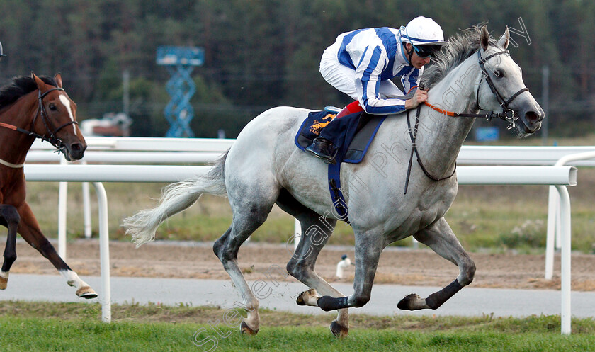 Thundering-Blue-0008 
 THUNDERING BLUE (Fran Berry) wins The Stockholm Cup International
Bro Park, Sweden 23 Sep 2018 - Pic Steven Cargill / Racingfotos.com