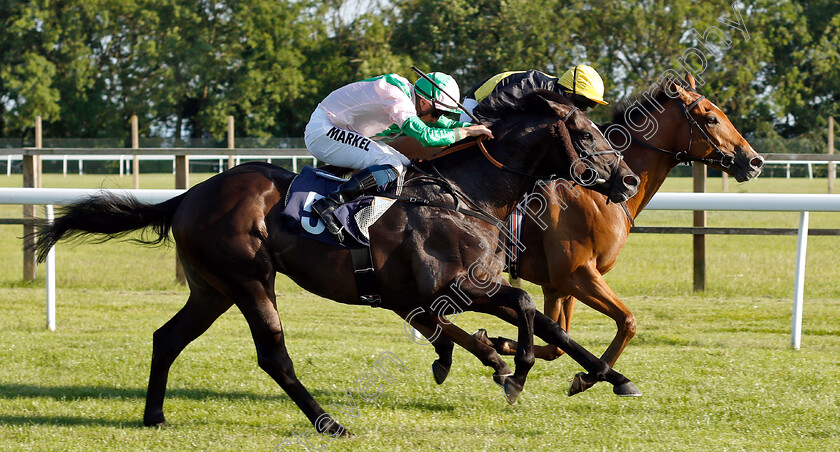 Delagate-This-Lord-0005 
 DELAGATE THIS LORD (farside, Charlie Bennett) beats COOL REFLECTION (left) in The Sarsas Listening Believing And Supporting Confined Handicap
Bath 3 Jul 2019 - Pic Steven Cargill / Racingfotos.com