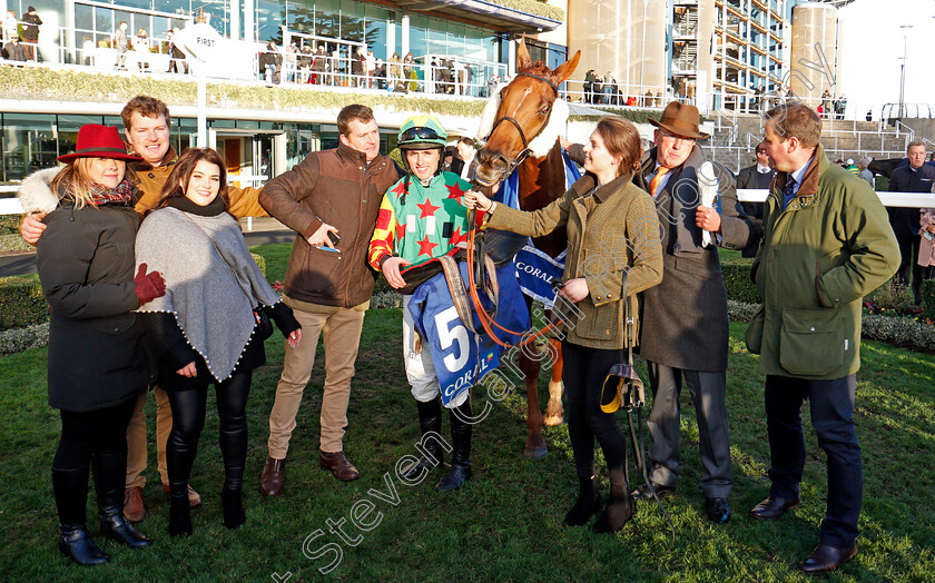 Lil-Rockerfeller-0012 
 LIL ROCKERFELLER (Trevor Whelan) after The Coral Hurdle Ascot 25 Nov 2017 - Pic Steven Cargill / Racingfotos.com