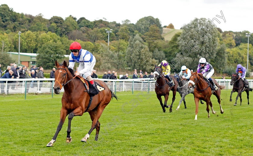 Glentaneous-0003 
 GLENTANEOUS (Andrea Atzeni) wins the Kier Construction Handicap
Nottingham 13 Oct 2021 - Pic Steven Cargill / Racingfotos.com