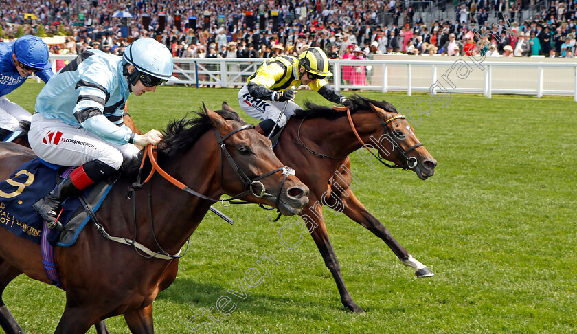 Eldar-Eldarov-0004 
 ELDAR ELDAROV (right, David Egan) beats ZECHARIAH (left) in The Queen's Vase
Royal Ascot 15 Jun 2022 - Pic Steven Cargill / Racingfotos.com