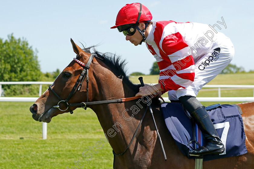 White-Umbrella-0001 
 WHITE UMBRELLA (Kieran Shoemark) winner of The Join Our Bet Club At Vickers Bet Novice Stakes
Chepstow 27 May 2022 - Pic Steven Cargill / Racingfotos.com