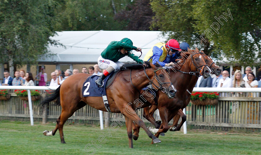 Gorgeous-Noora-0004 
 GORGEOUS NOORA (left, Andrea Atzeni) beats RESTLESS ROSE (right) in The EBF Breeders Series Fillies Handicap
Newmarket 20 Jul 2018 - Pic Steven Cargill / Racingfotos.com