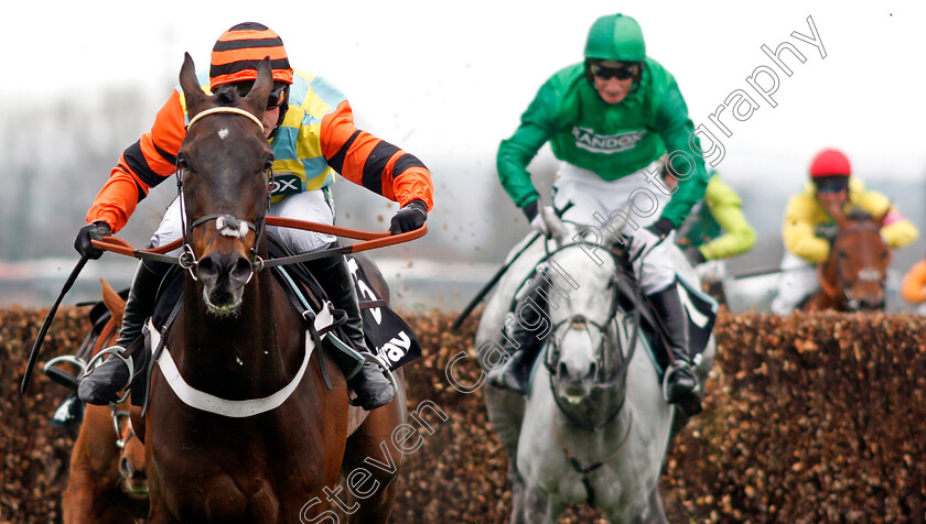 Might-Bite-0010 
 MIGHT BITE (Nico de Boinville) wins The Betway Bowl Chase Aintree 12 Apr 2018 - Pic Steven Cargill / Racingfotos.com