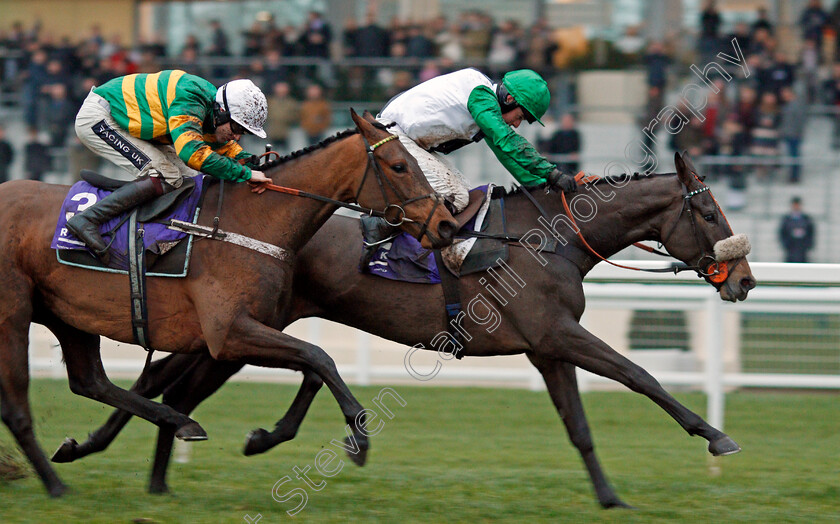 Vinndication-0006 
 VINNDICATION (right, Sean Bowen) beats CHAMP (left) in The Rosling King British EBF National Hunt Novices Hurdle Ascot 20 Jan 2018 - Pic Steven Cargill / Racingfotos.com